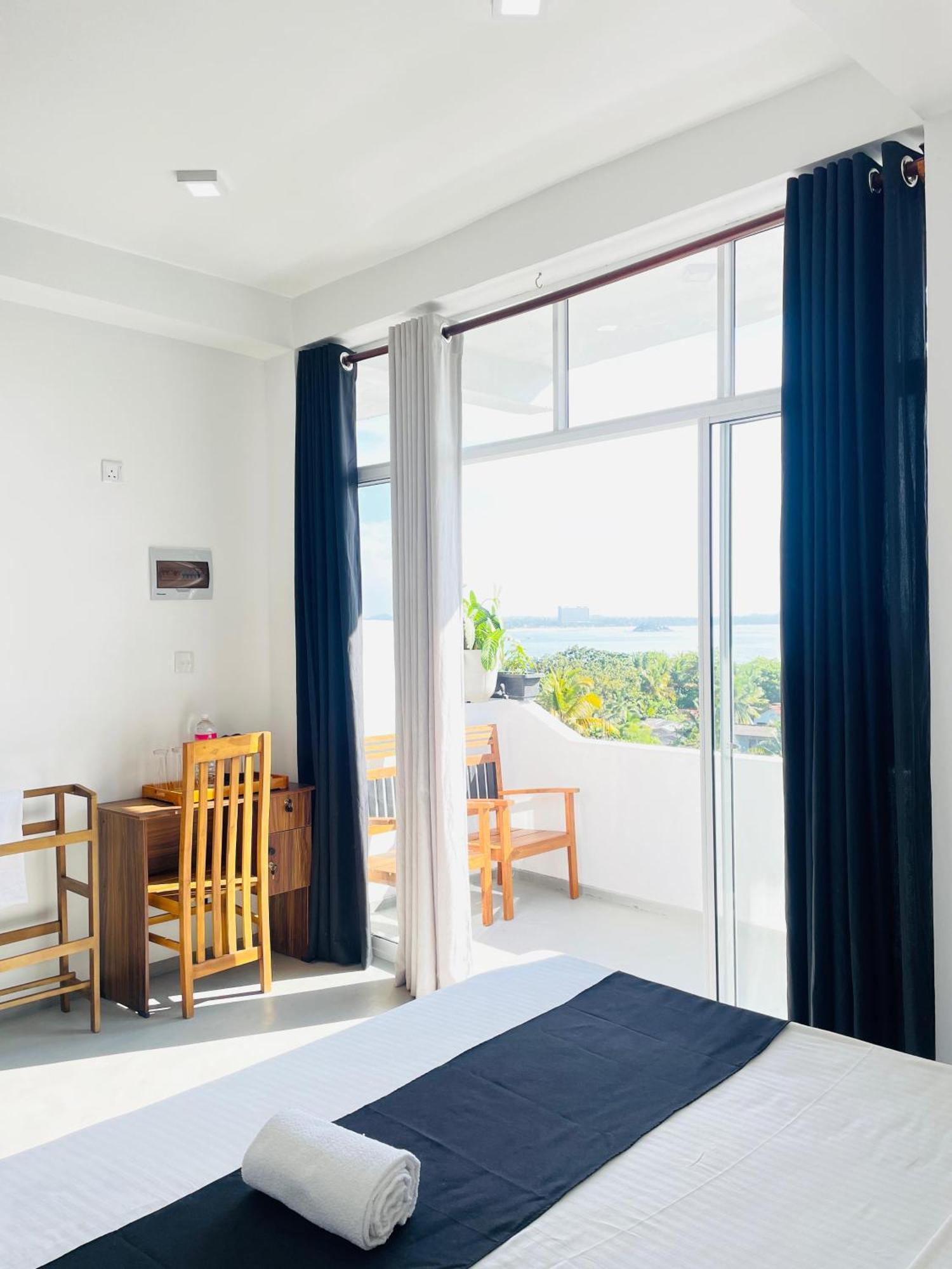 ווליגאמה Regal Heights Hotel מראה חיצוני תמונה
