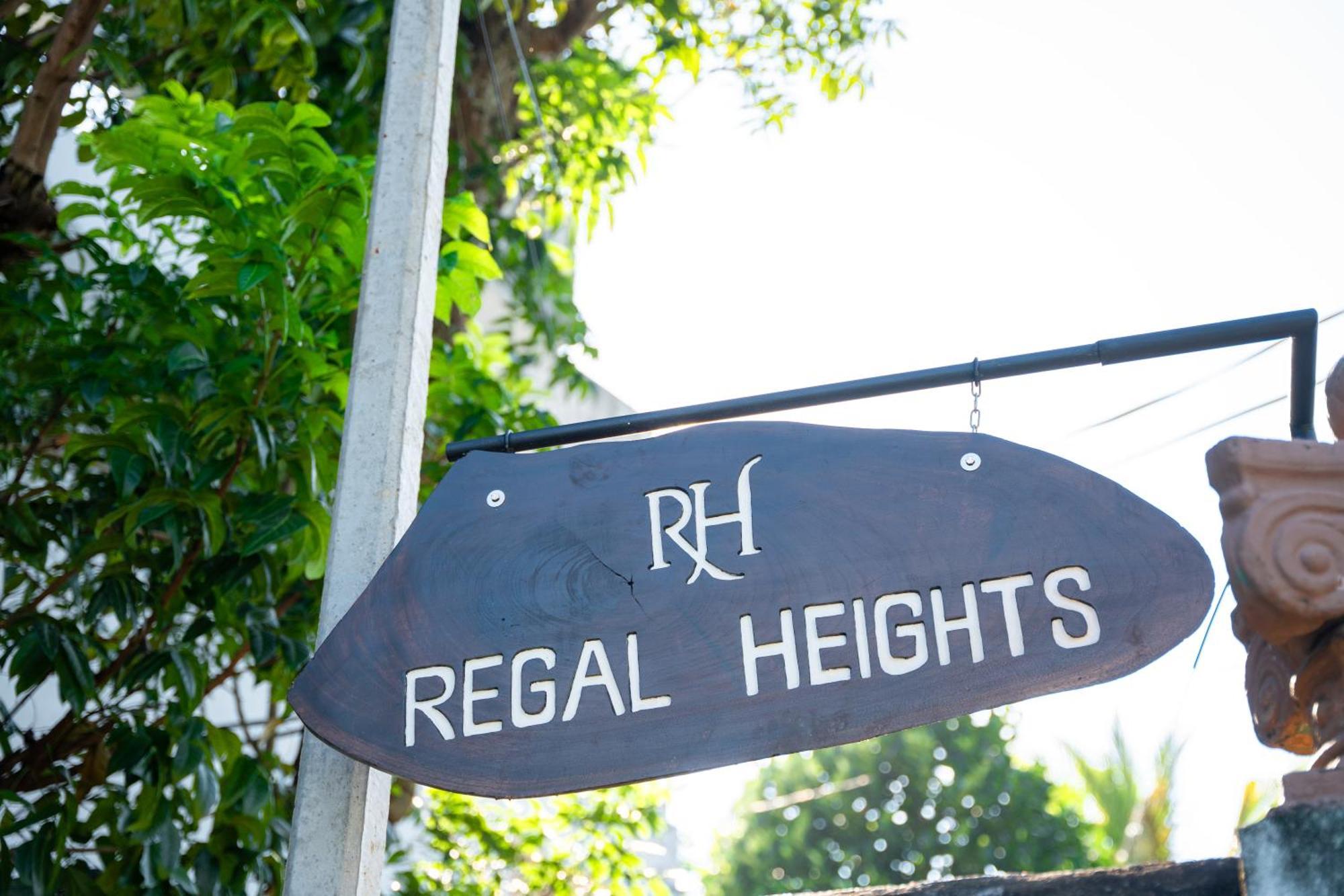 ווליגאמה Regal Heights Hotel מראה חיצוני תמונה