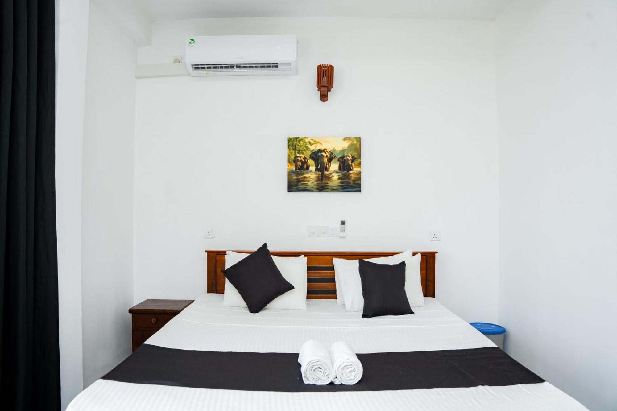 ווליגאמה Regal Heights Hotel מראה חיצוני תמונה