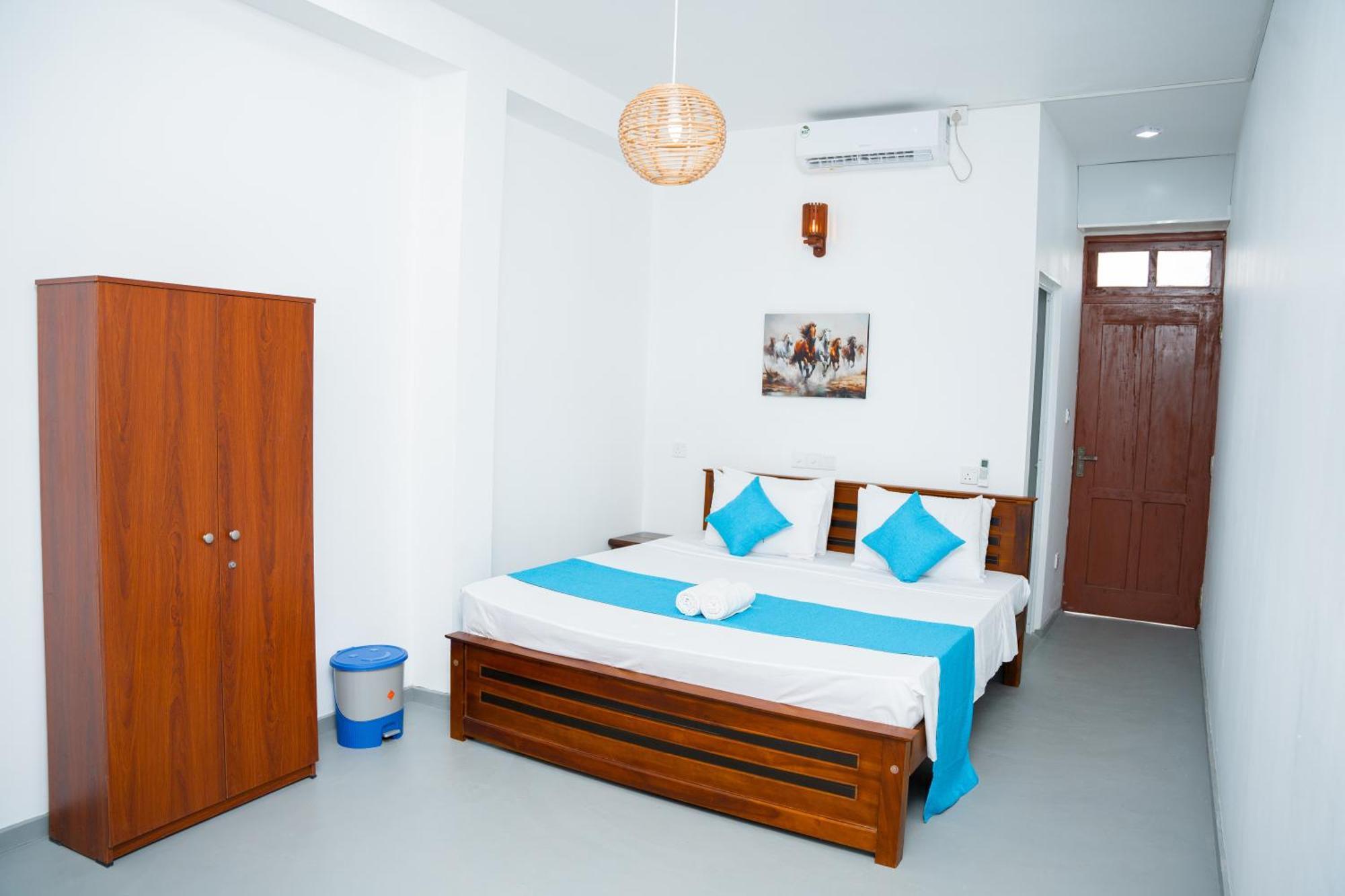 ווליגאמה Regal Heights Hotel מראה חיצוני תמונה