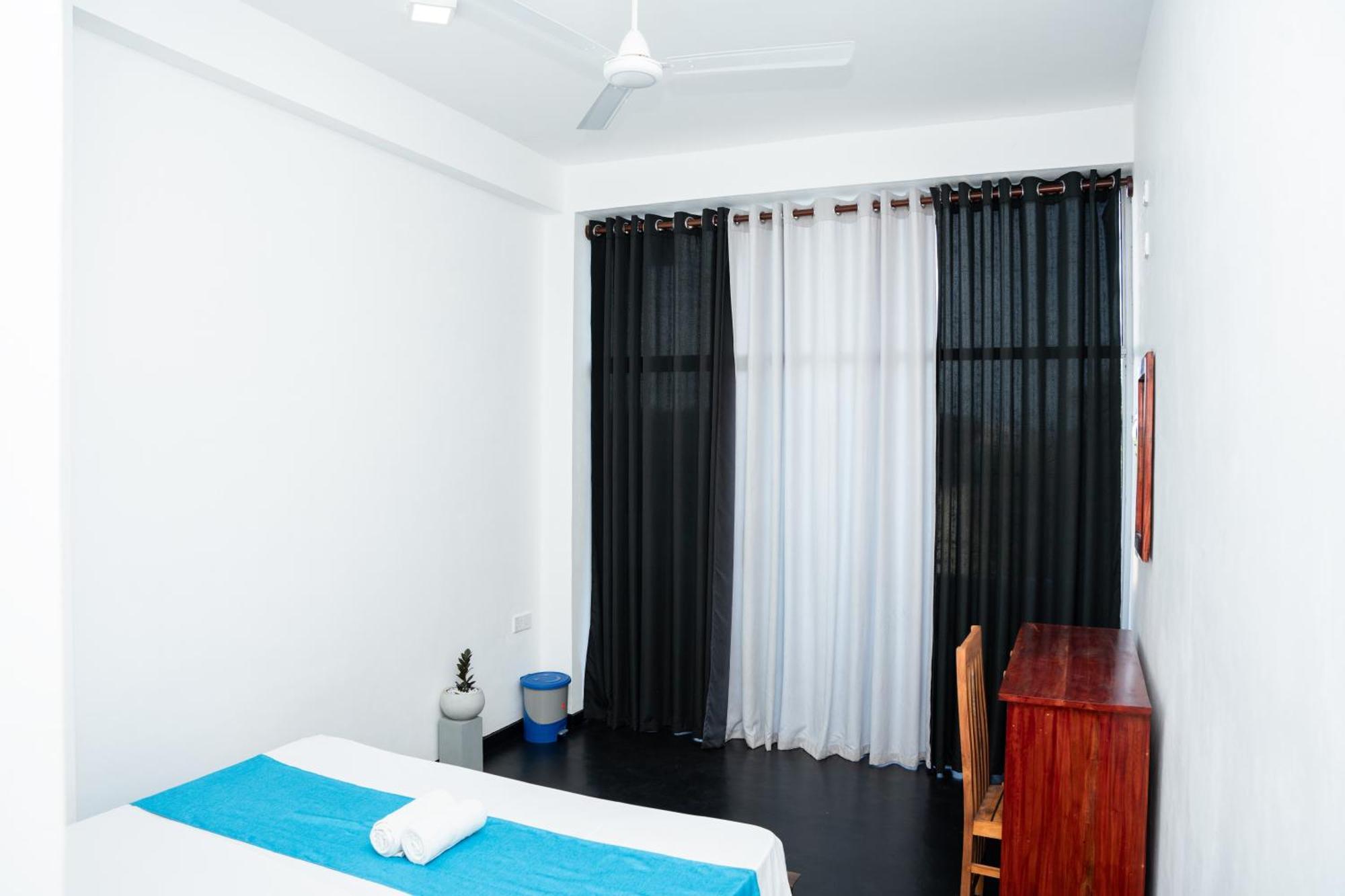 ווליגאמה Regal Heights Hotel מראה חיצוני תמונה
